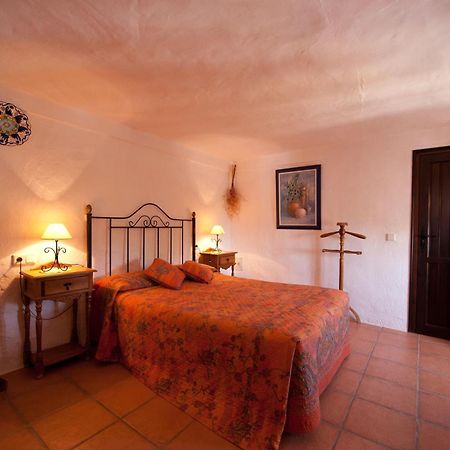 Cortijo La Haza Bed & Breakfast Iznájar Dış mekan fotoğraf