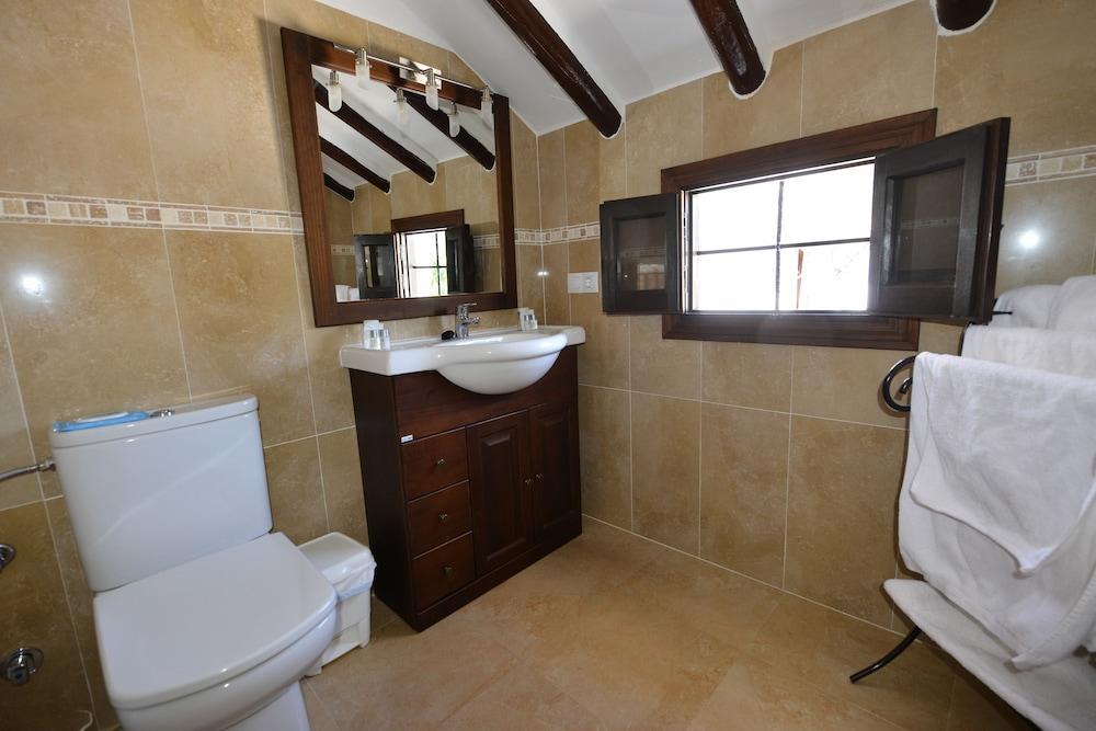 Cortijo La Haza Bed & Breakfast Iznájar Dış mekan fotoğraf