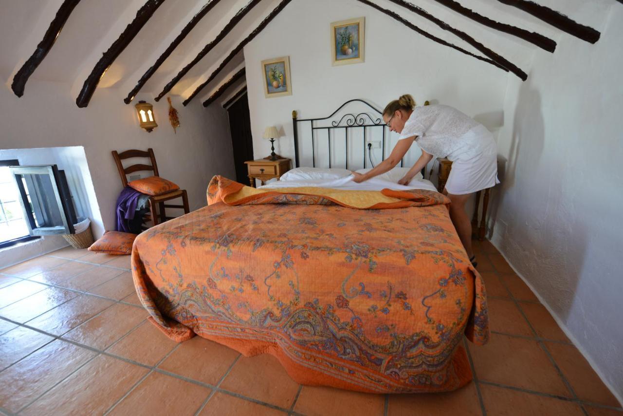 Cortijo La Haza Bed & Breakfast Iznájar Dış mekan fotoğraf