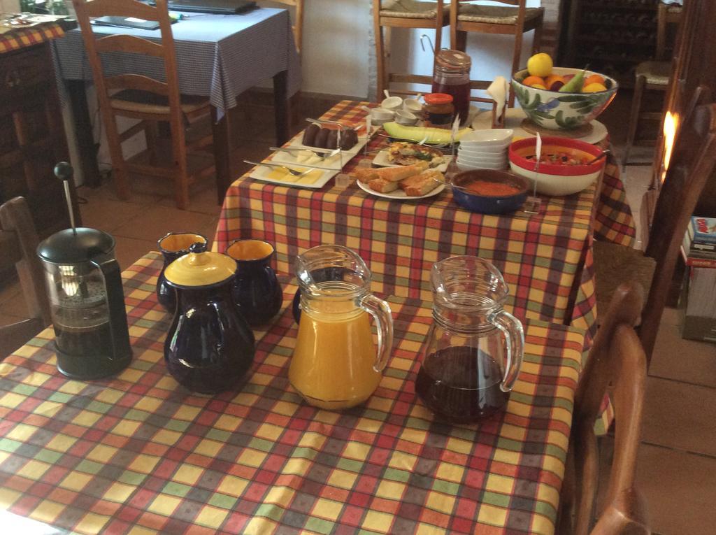 Cortijo La Haza Bed & Breakfast Iznájar Dış mekan fotoğraf