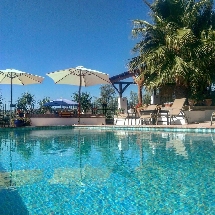 Cortijo La Haza Bed & Breakfast Iznájar Dış mekan fotoğraf