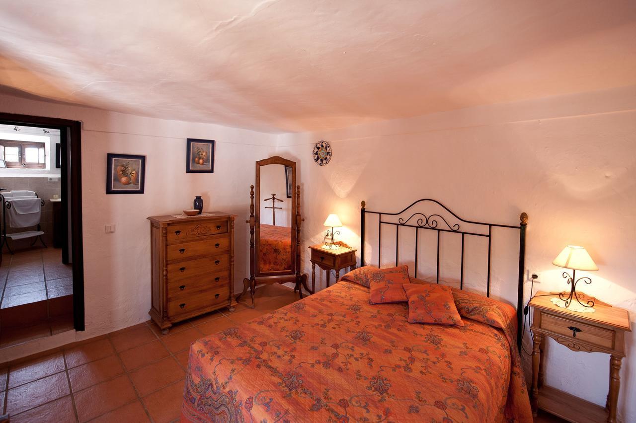 Cortijo La Haza Bed & Breakfast Iznájar Dış mekan fotoğraf