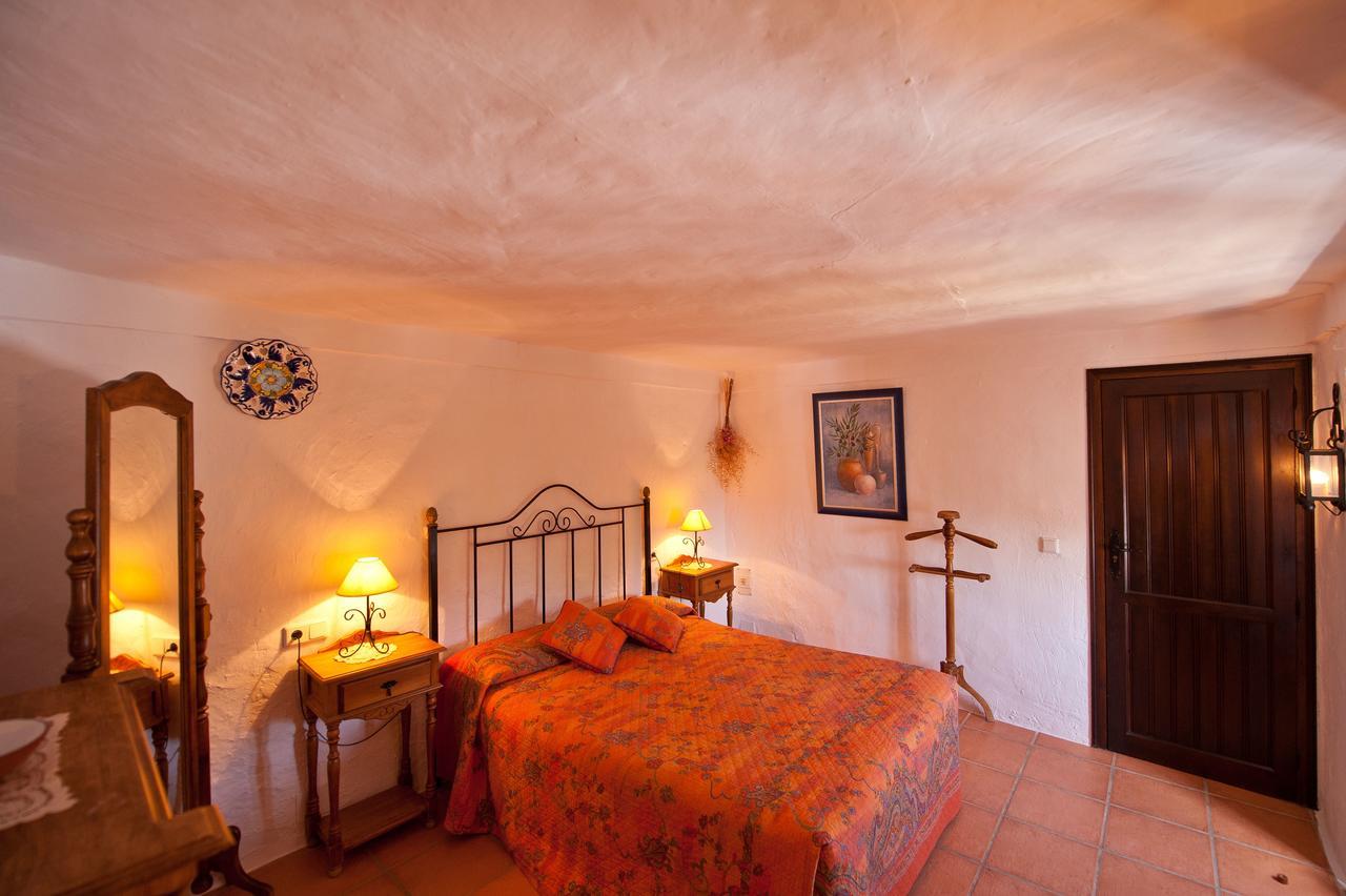 Cortijo La Haza Bed & Breakfast Iznájar Dış mekan fotoğraf